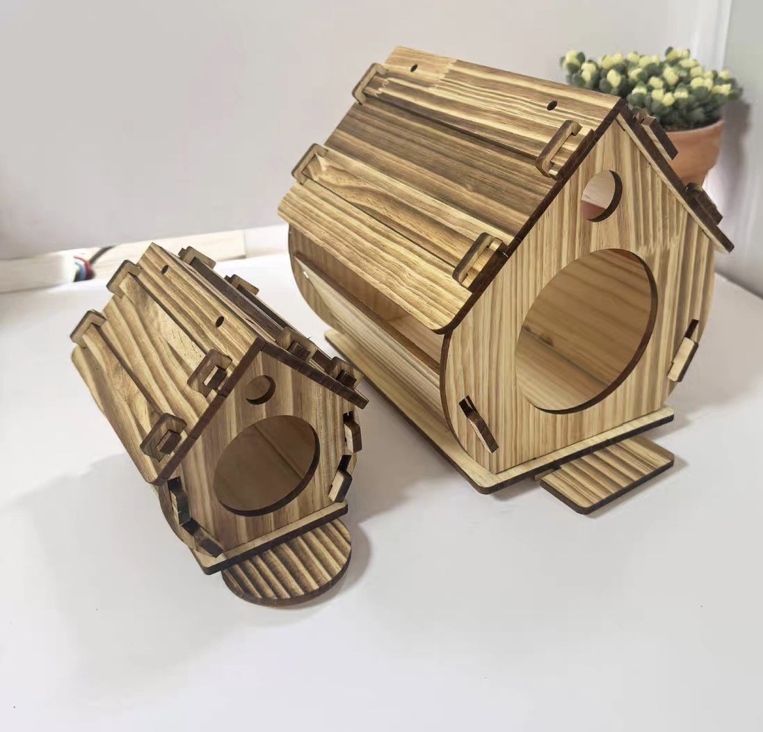 Outdoor Hanging Parrot Breeding Box - Natural Wooden Birdhouse for Ecological Landscape & Garden Decor detail